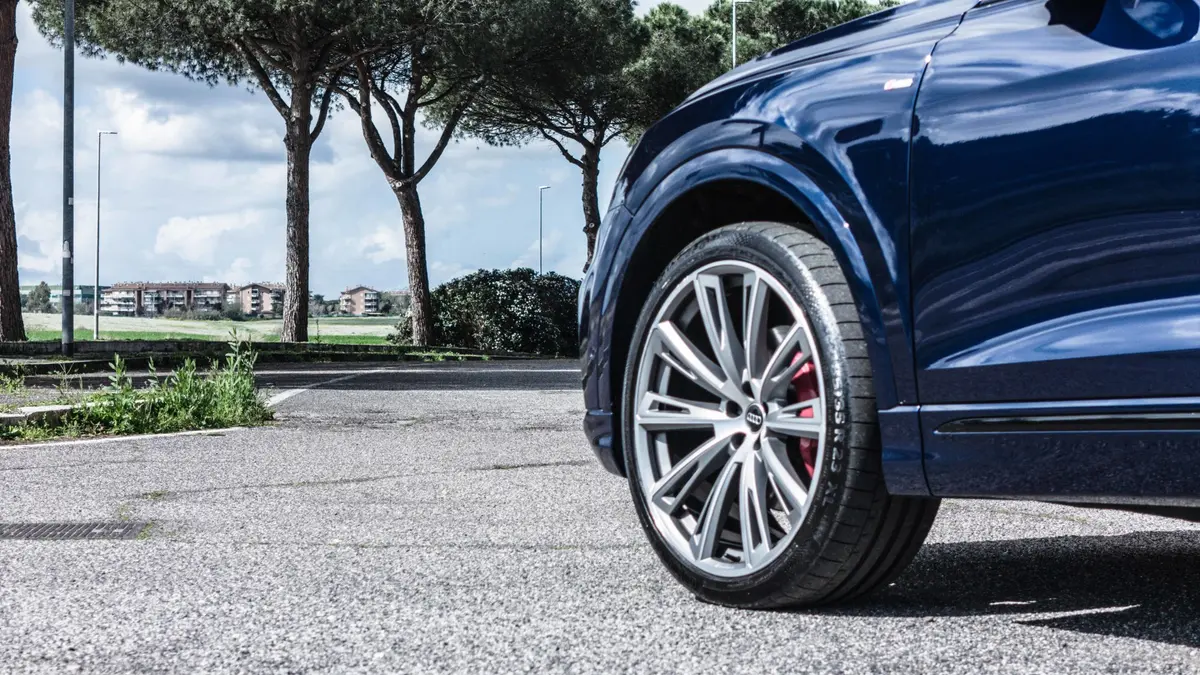 Audi Q8 55 TFSI 2022, rear view — Priveo Cars, Europe