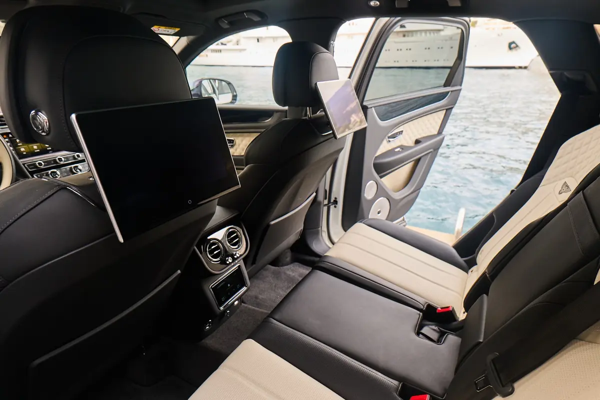 Bentley Bentayga V8-S 2024, interior — Priveo Cars, Europe