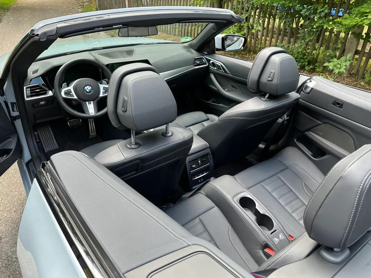 BMW 430i Cabrio 2023, dashboard — Priveo Cars, Europe