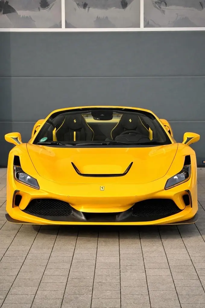 Ferrari F8 SPIDER 2023, rear view — Priveo Cars, Europe