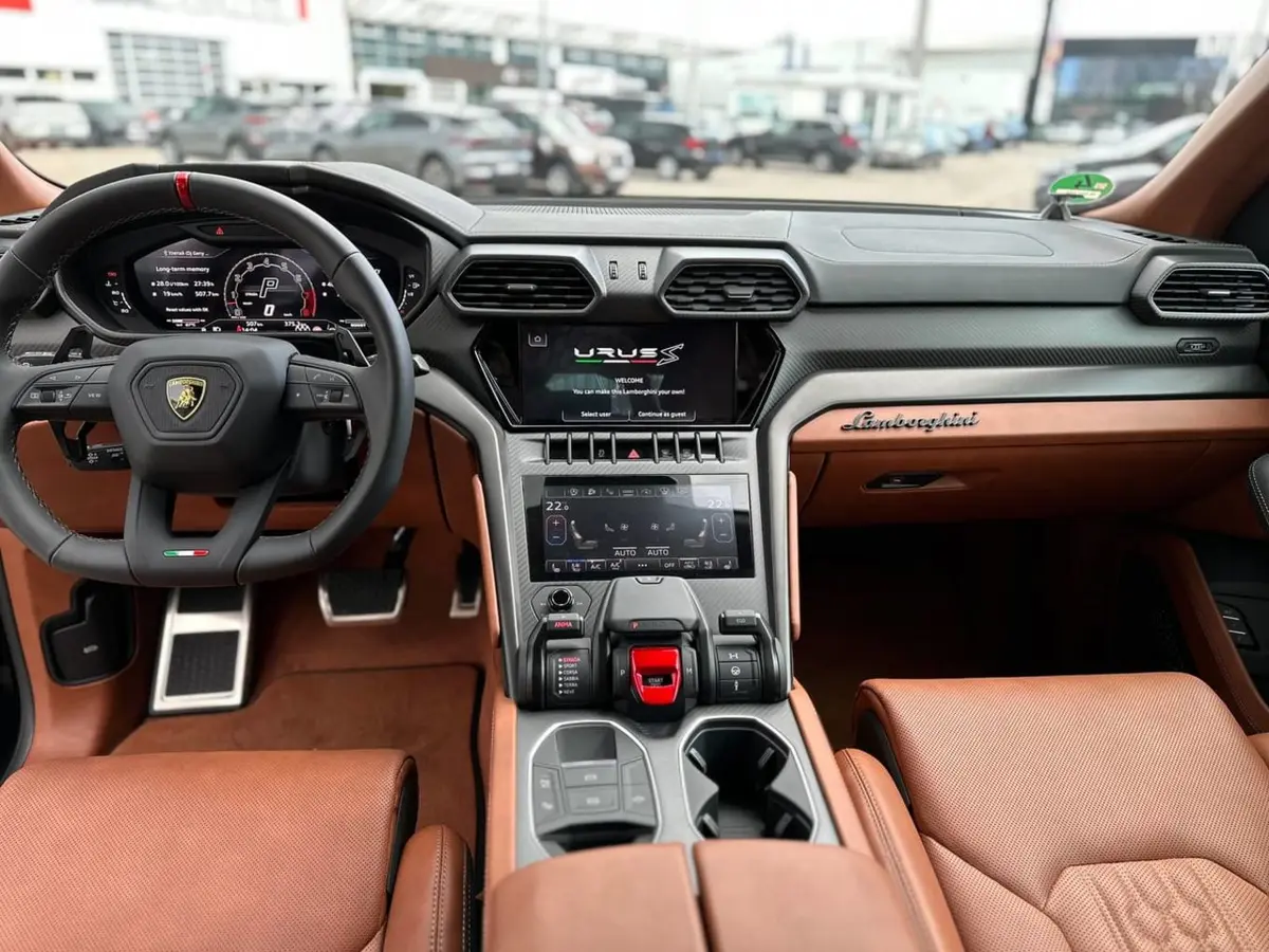 Lamborghini Urus S 2023, rear view — Priveo Cars, Europe