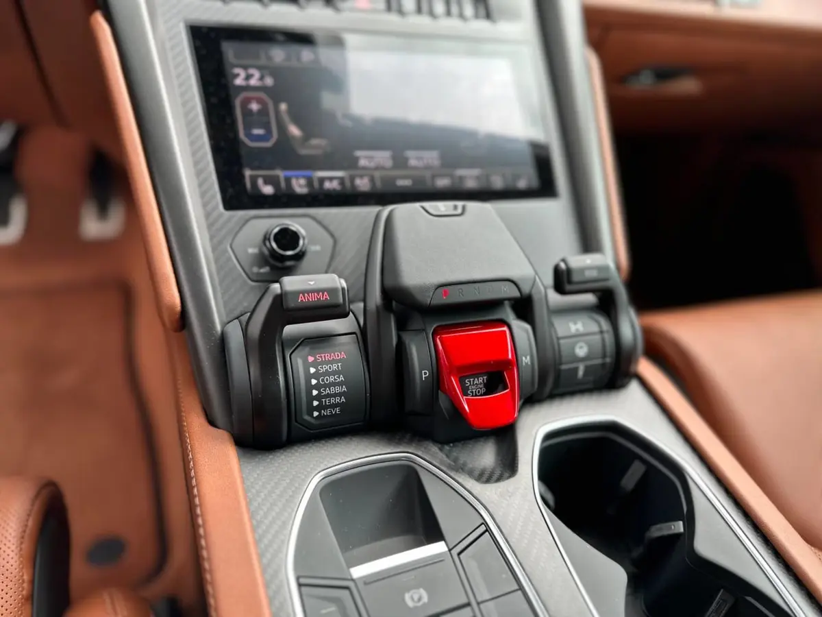 Lamborghini Urus S 2023, interior — Priveo Cars, Europe