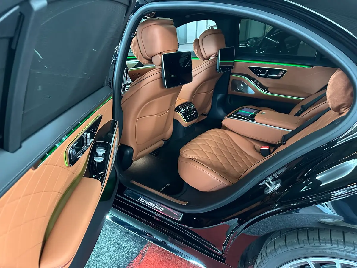 Mercedes Benz S-klasse S400 Long 4-Matic 2023, rear view — Priveo Cars, Europe