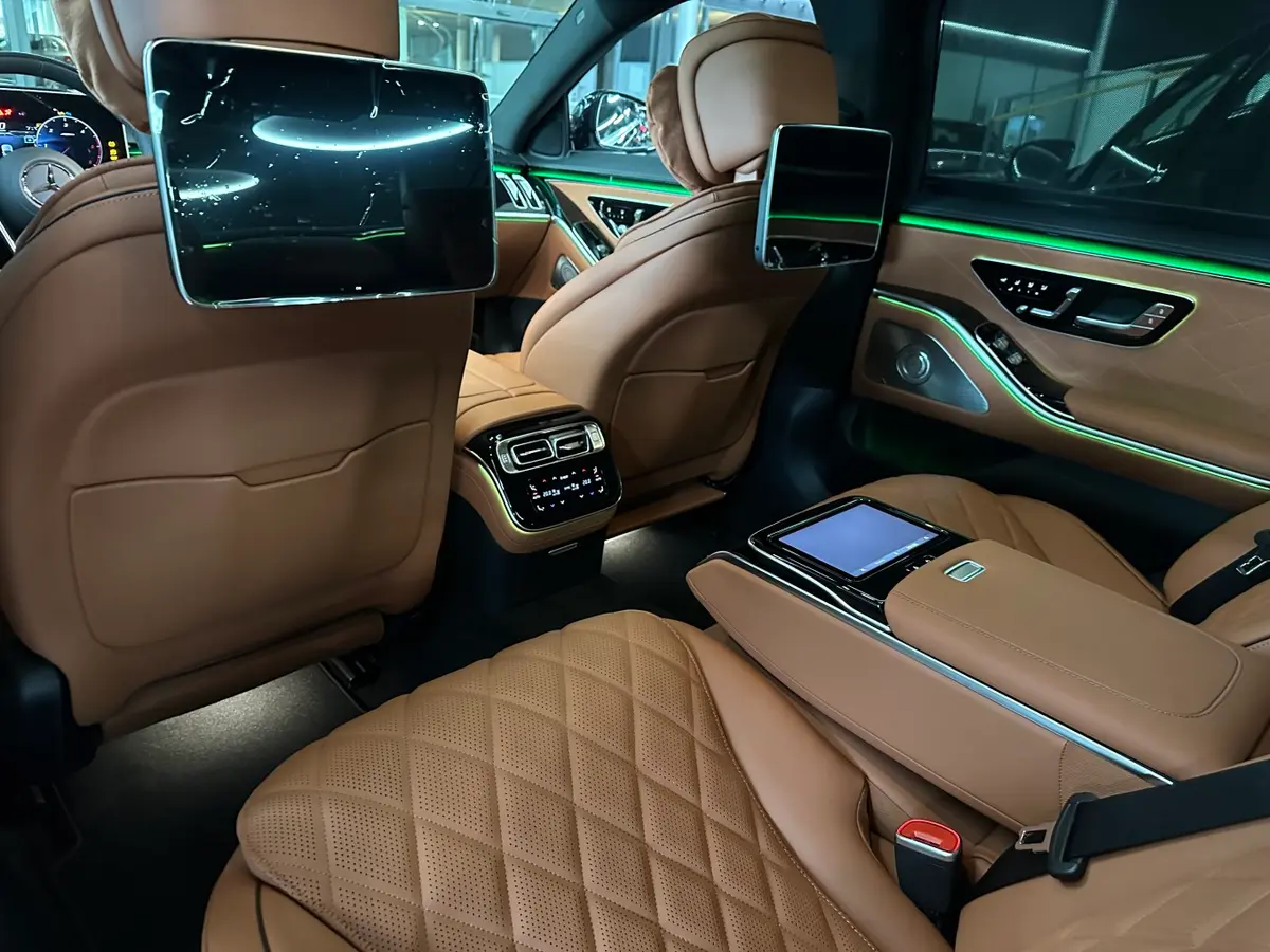 Mercedes Benz S-klasse S400 Long 4-Matic 2023, interior — Priveo Cars, Europe
