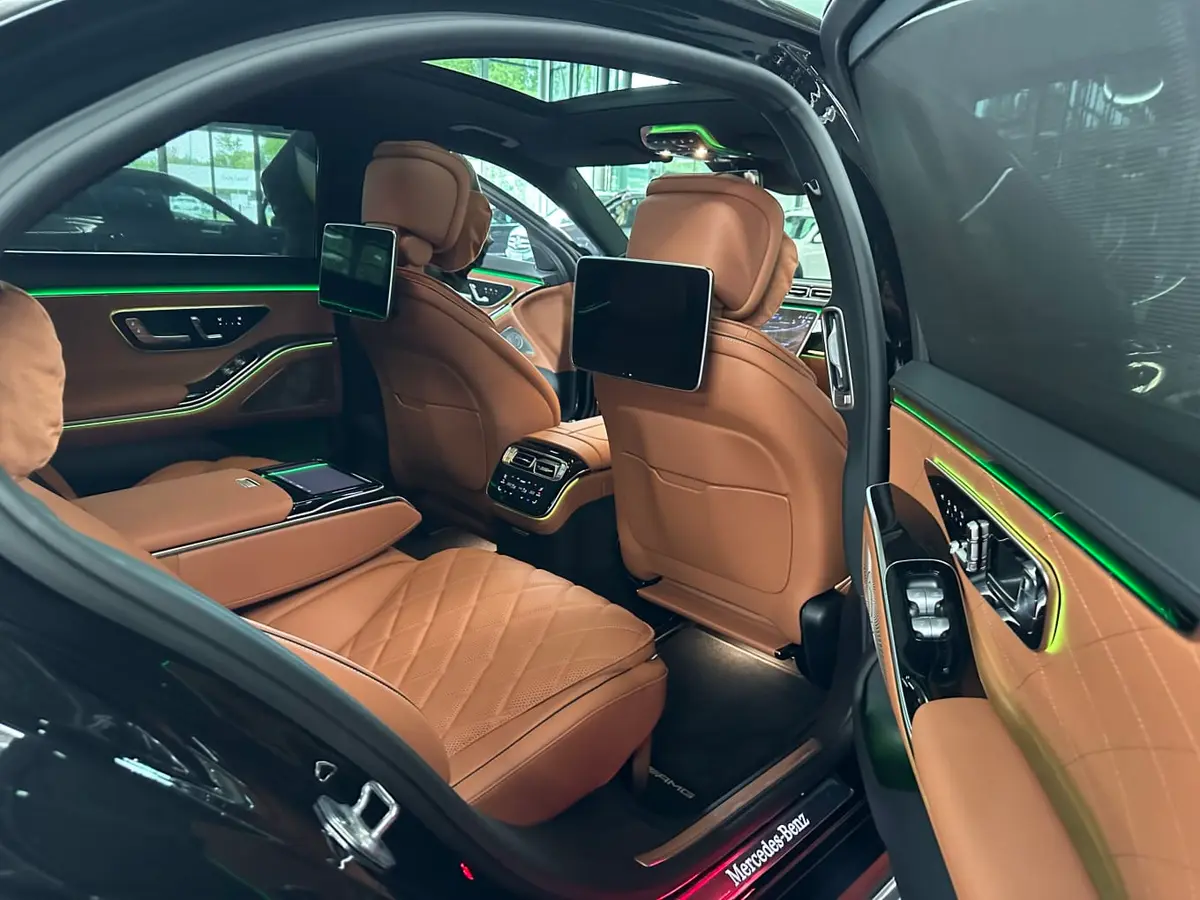 Mercedes Benz S-klasse S400 Long 4-Matic 2023, dashboard — Priveo Cars, Europe