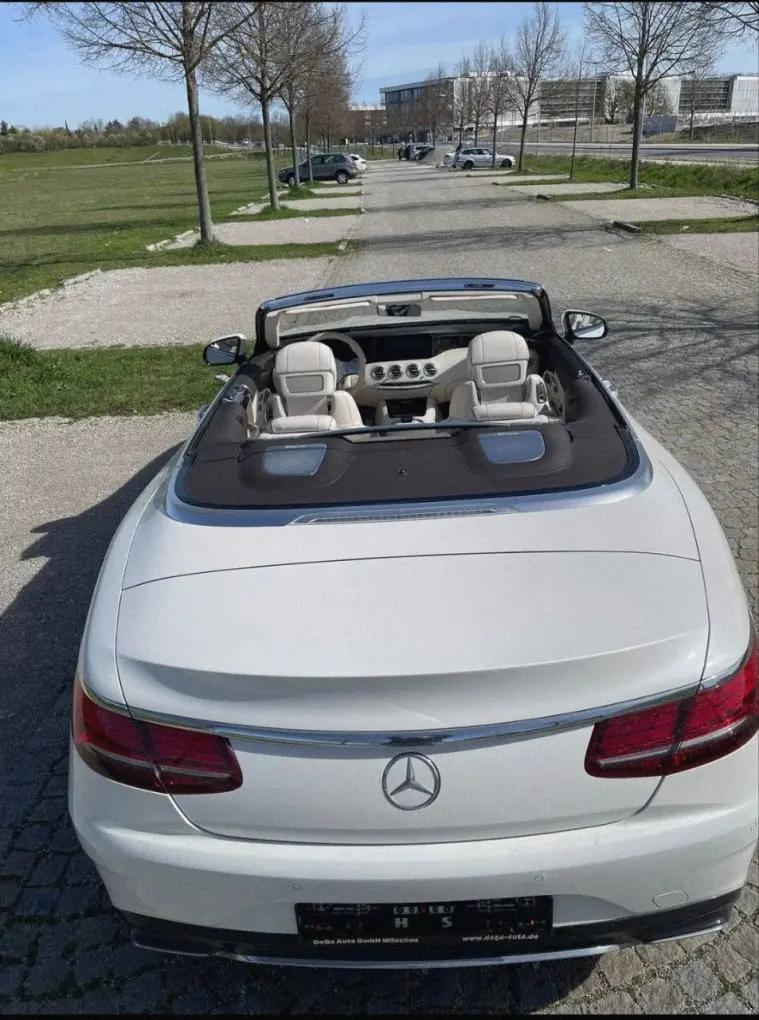Mercedes Benz S560 Cabrio 2021, front view — Priveo Cars, Europe