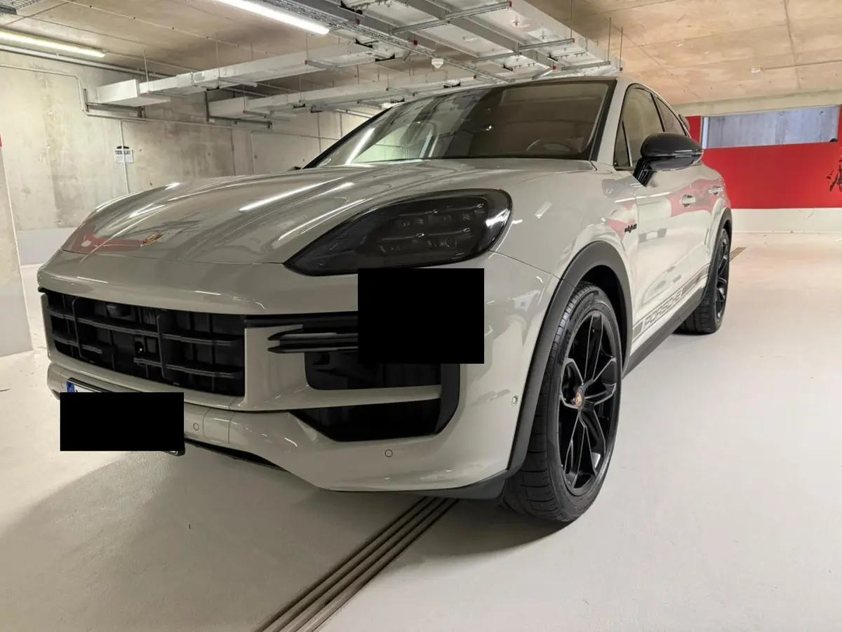 Porsche Cayenne Turbo E-Hybrid Coupé GT 2026, exterior — Priveo Cars, Europe