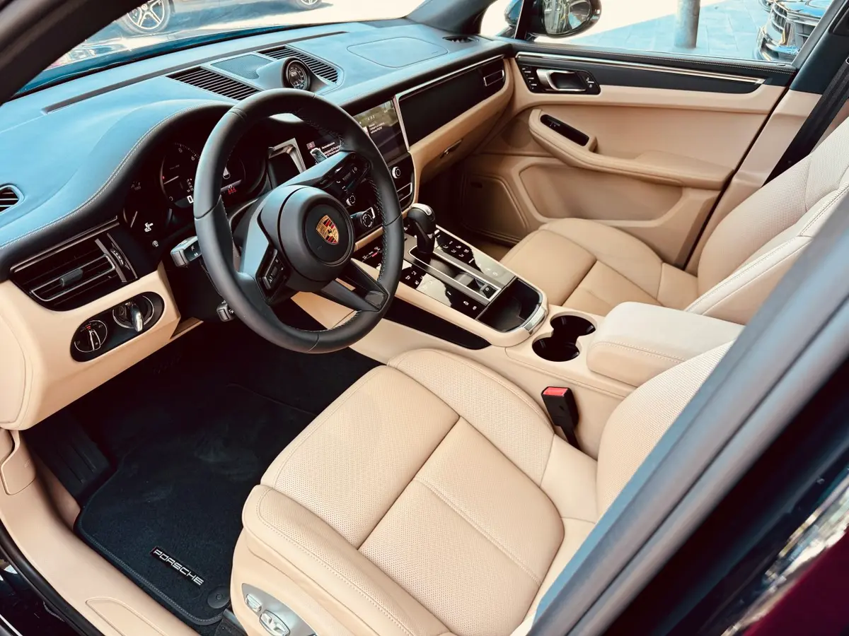 Porsche Macan 2024, front view — Priveo Cars, Europe