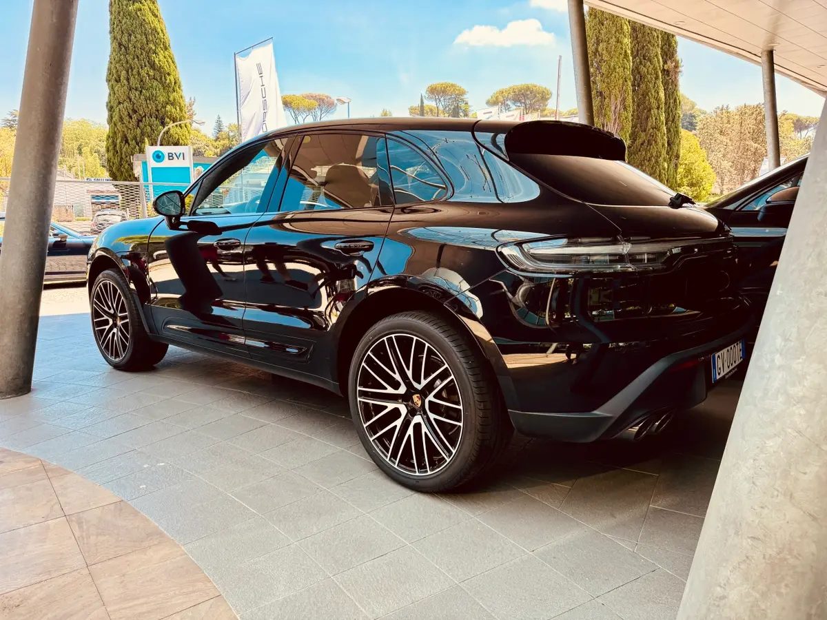 Porsche Macan 2024, rear view — Priveo Cars, Europe
