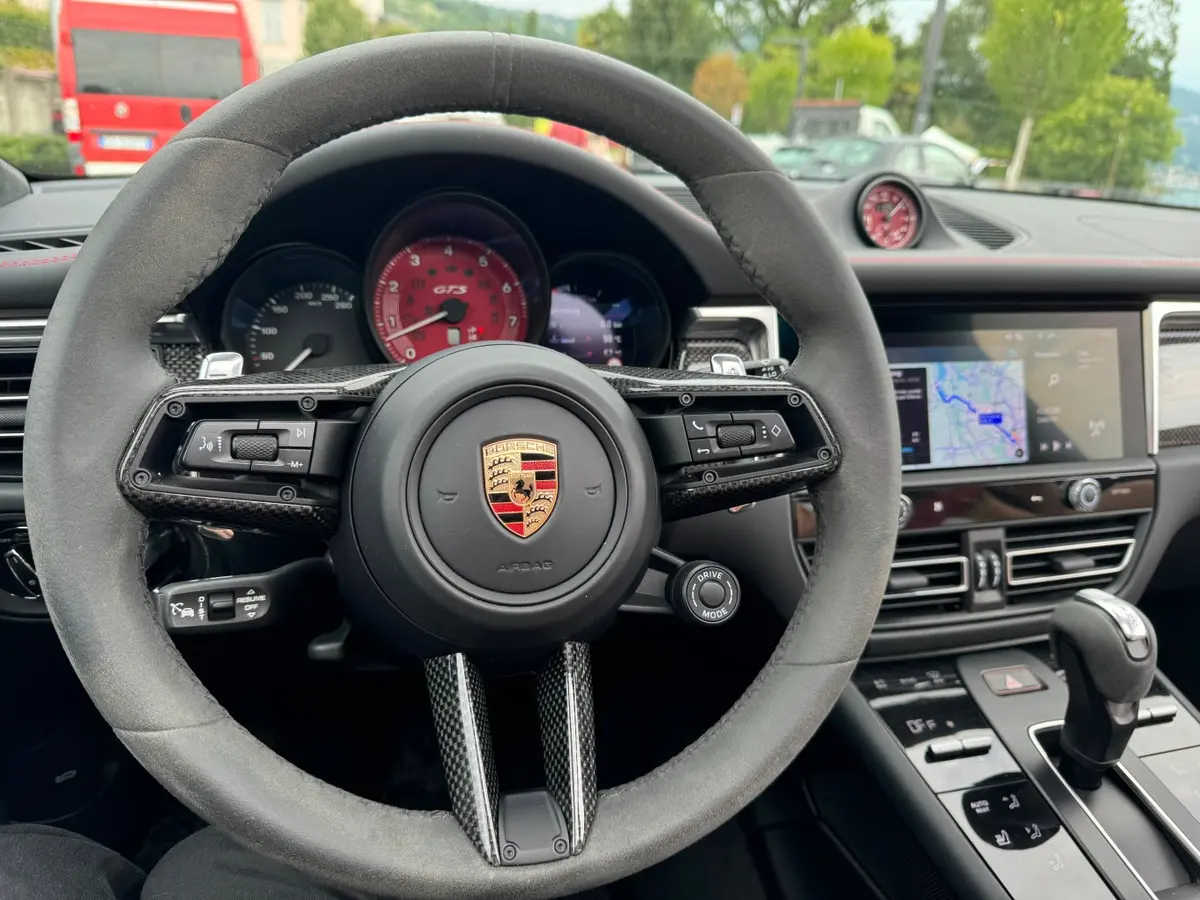 Porsche Macan GTS 2024, interior — Priveo Cars, Europe
