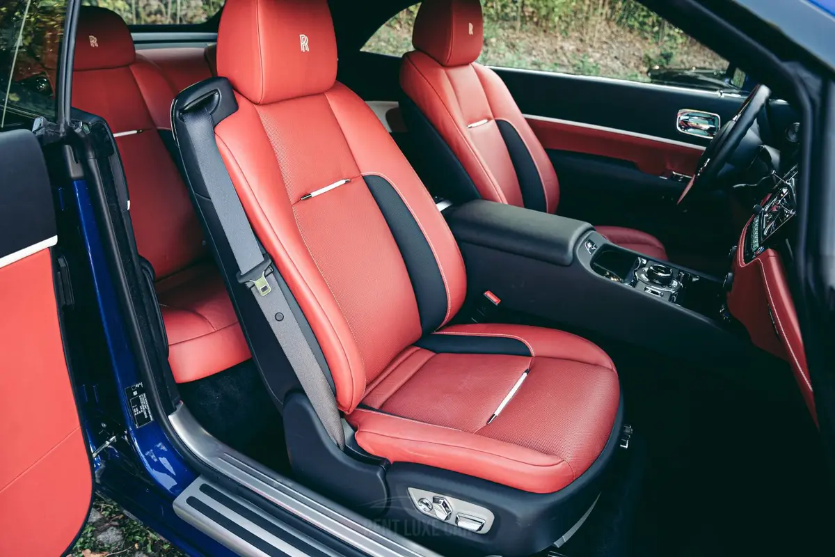 Rolls-Royce Dawn 2022, rear view — Priveo Cars, Europe