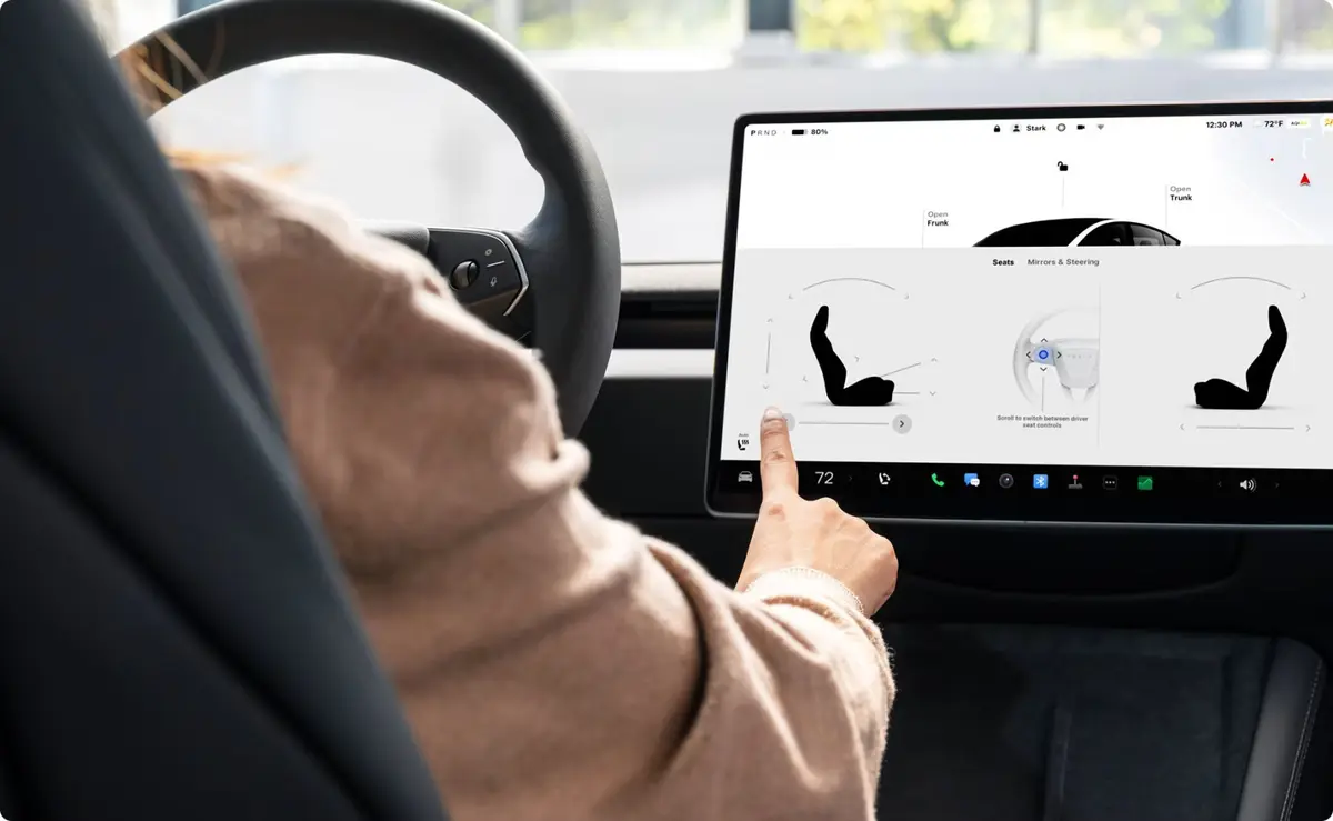 Tesla Model 3 Performance 2026, rear view — Priveo Cars, Europe