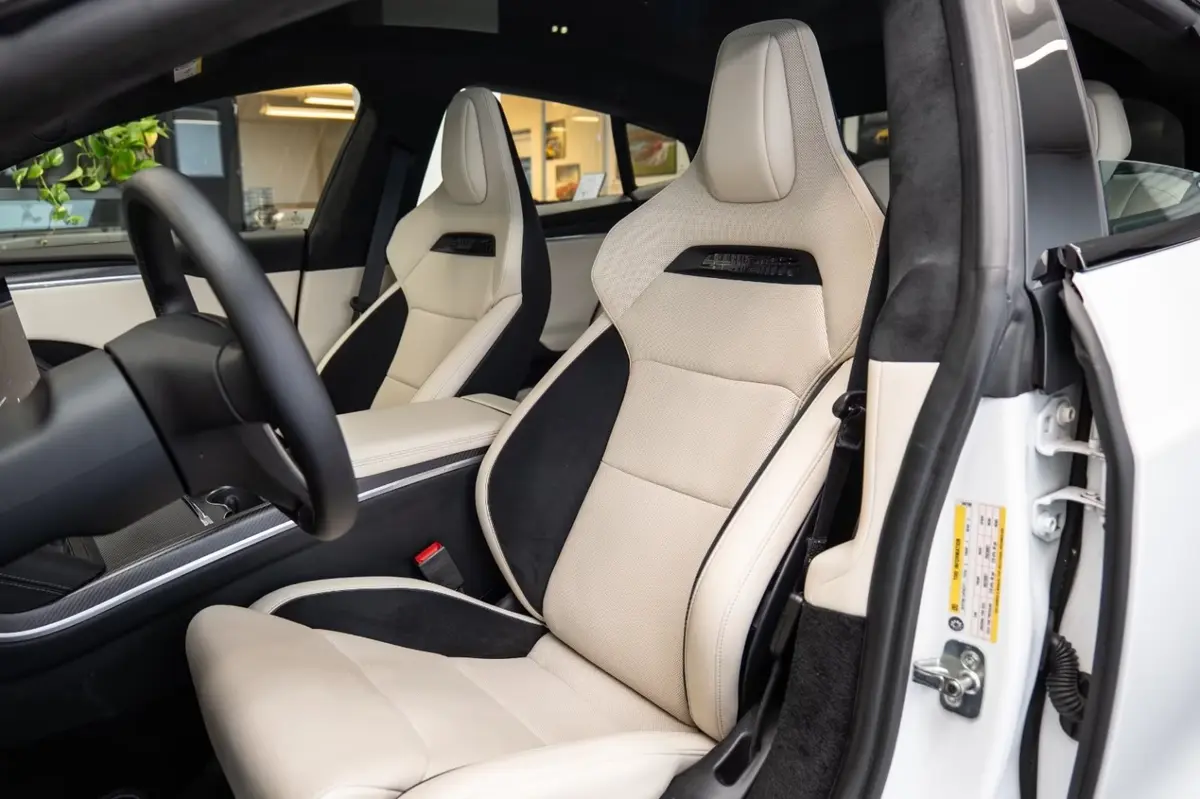 Tesla Model S Plaid 2025, rear view — Priveo Cars, Europe