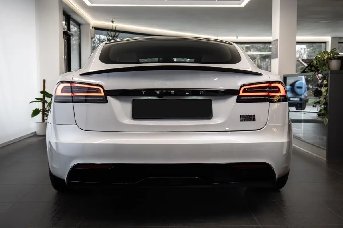 Tesla Model S Plaid 2025, interior — Priveo Cars, Europe